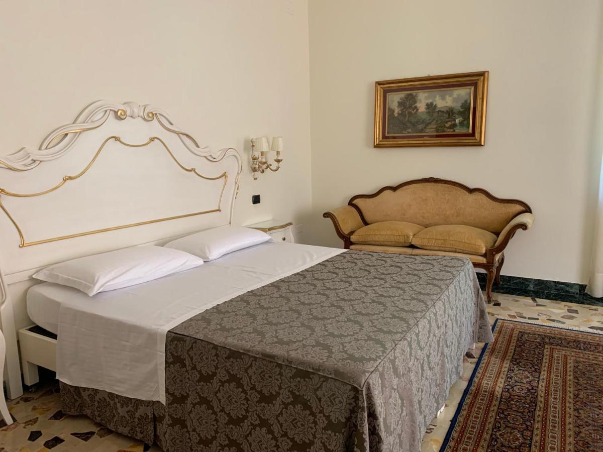Notti Sull'Adige Hotel เวโรนา ภายนอก รูปภาพ