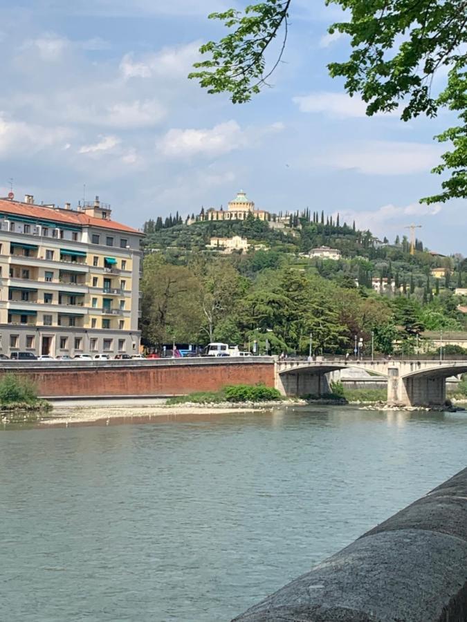 Notti Sull'Adige Hotel เวโรนา ภายนอก รูปภาพ