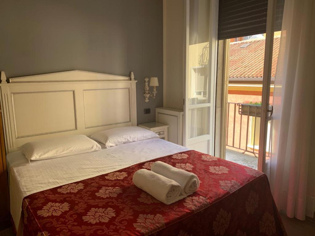 Notti Sull'Adige Hotel เวโรนา ภายนอก รูปภาพ