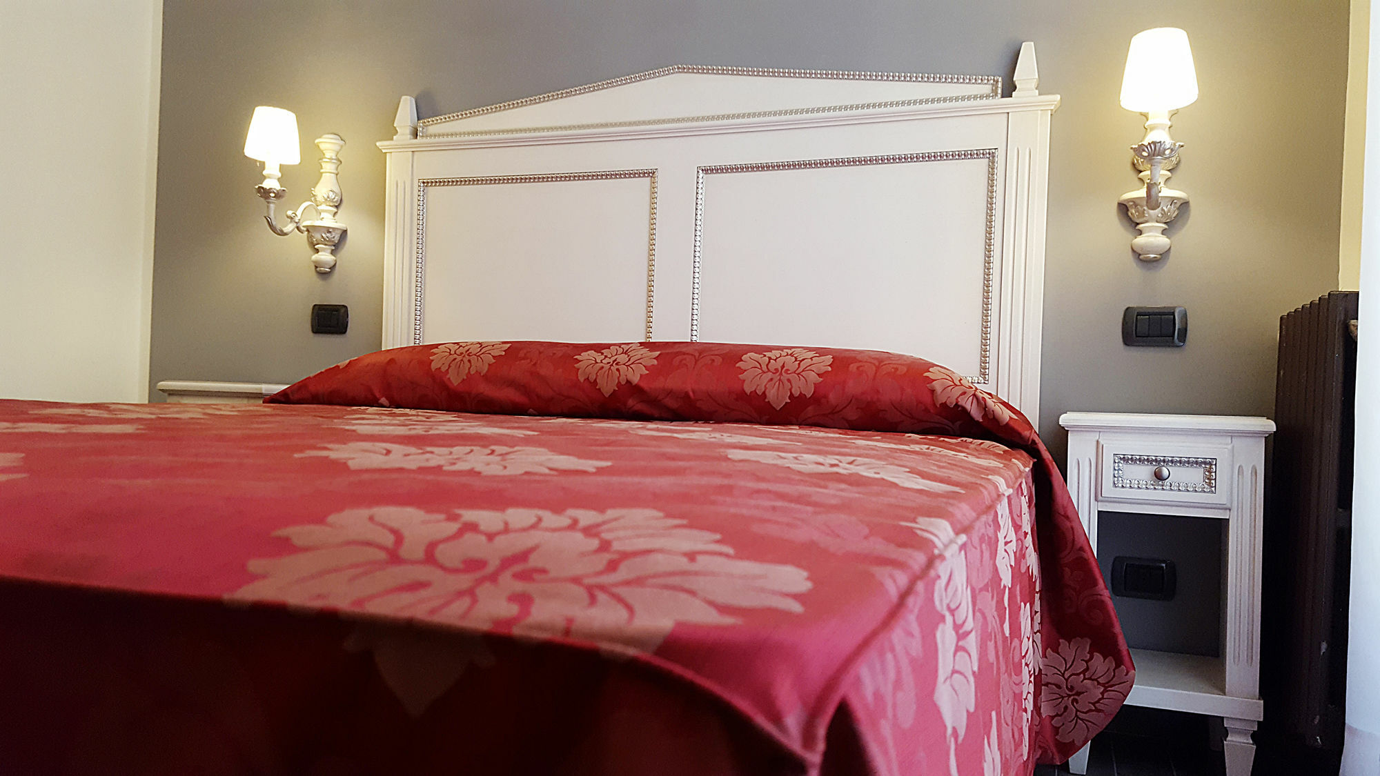 Notti Sull'Adige Hotel เวโรนา ภายนอก รูปภาพ